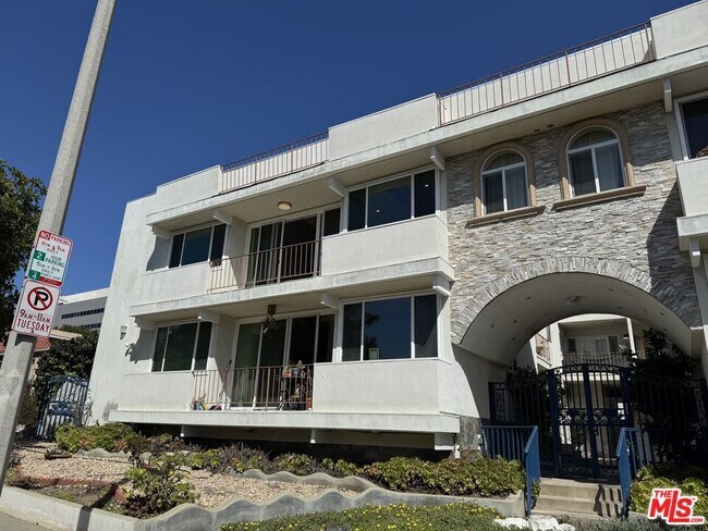 Foto del edificio - 1255 Princeton St