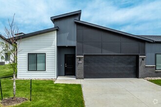 Building Photo - Rialto Townhomes