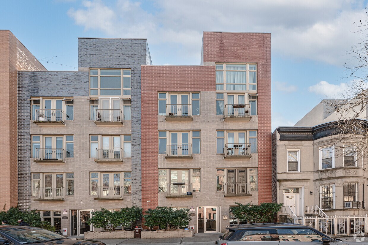 Foto principal - 136 Clifton Pl