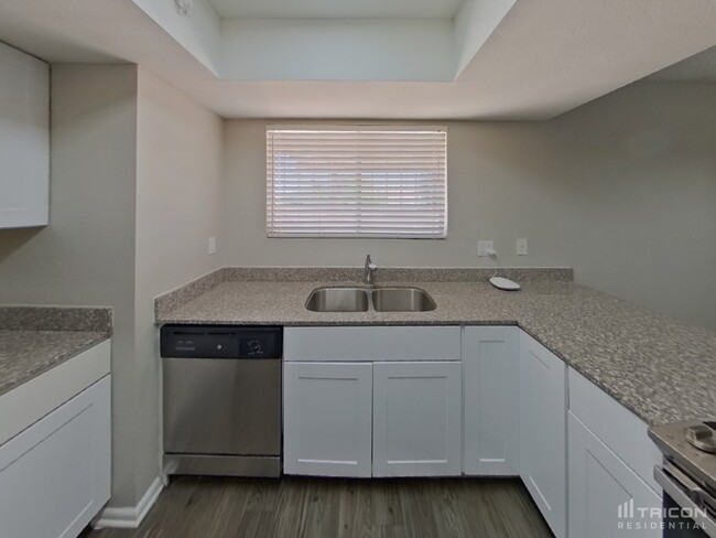 Building Photo - 3771 W Dalphin Rd