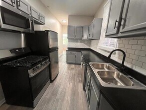 Building Photo - 2955 N Spaulding Ave