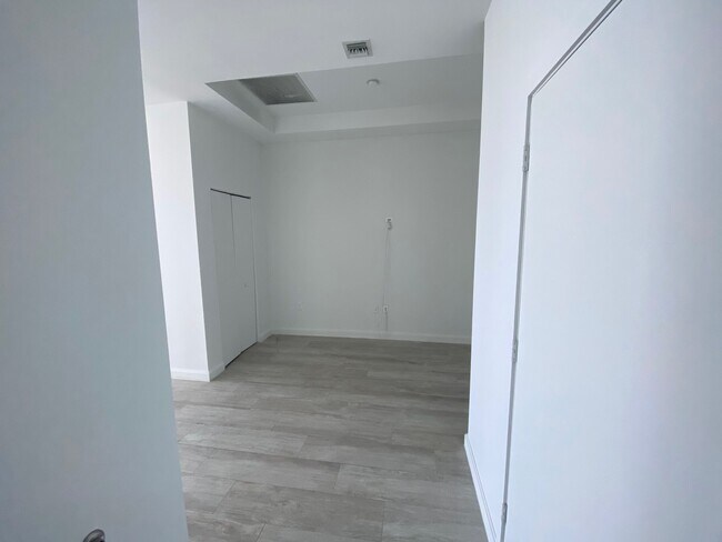 Foto del edificio - 45 SW 9th St