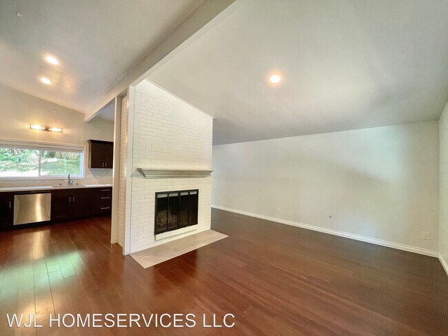 Building Photo - 4 br, 2 bath House - 15007 SE 44th PL