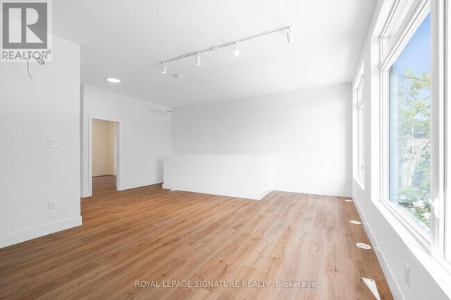 Building Photo - 7 Earnscliffe Rd