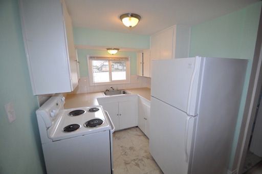 Building Photo - 1411 W 8th Ave