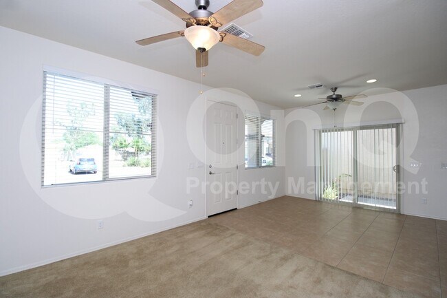 Foto del edificio - 2614 N 73rd Dr