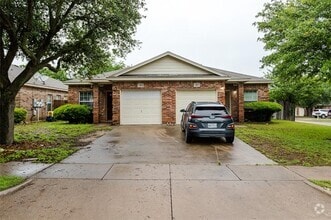 Building Photo - 913 Jenni Dr