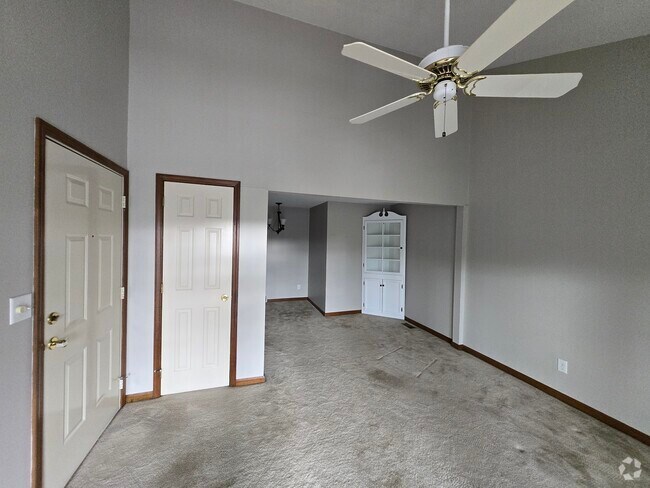 Building Photo - 4609 Chestnut Ridge Rd