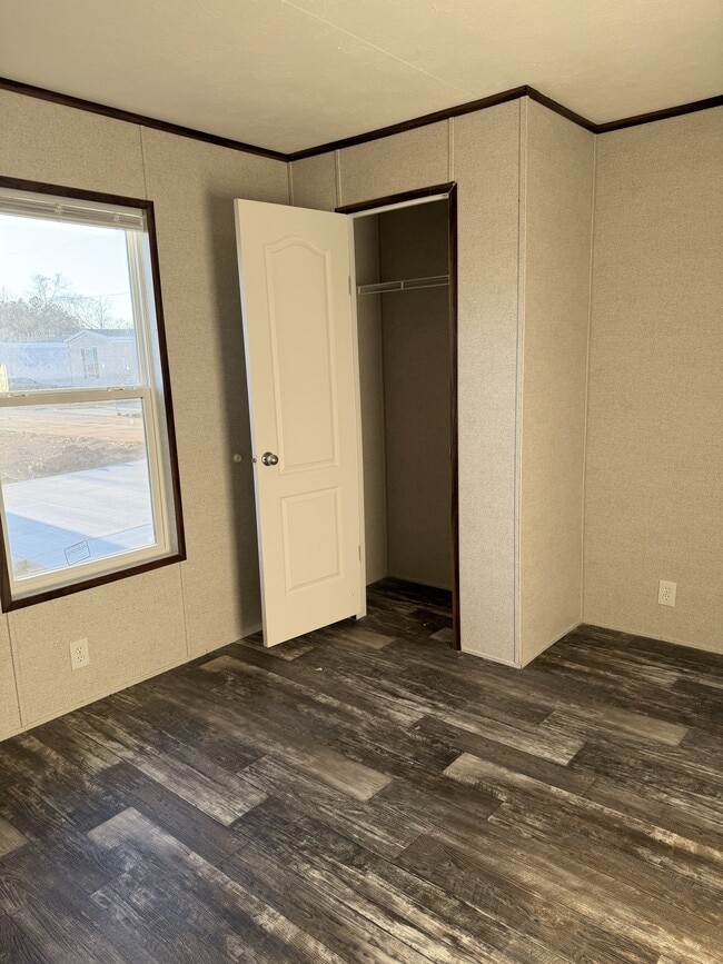 Foto del edificio - 501 Mercedes St