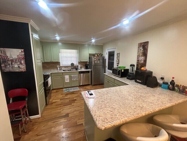 Foto del edificio - 3220 Woodsen Cir