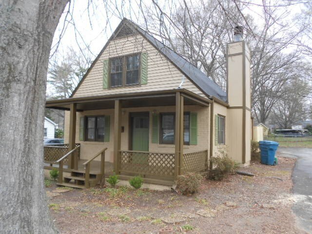Building Photo - 3 Bedroom, 2.5 Adorable Cottage Home in Go...