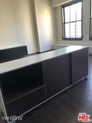Building Photo - 1 br, 1 bath Condo - 1645 Vine St Apt 708
