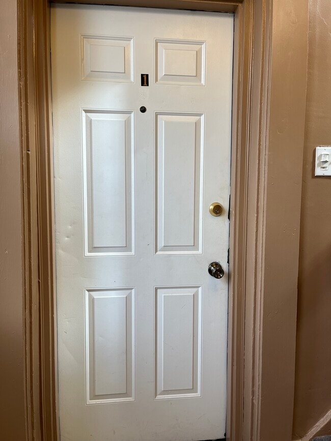 Building Photo - 206 Park St