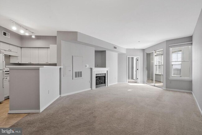 Foto del edificio - 1625 International Dr