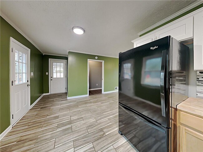 Building Photo - 1739 Hi Roc Cir NE