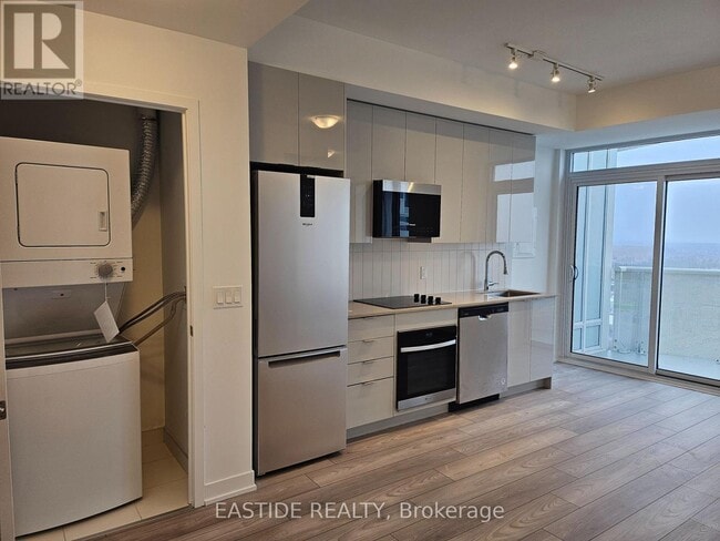 Building Photo - 498-2498 Caldari Rd