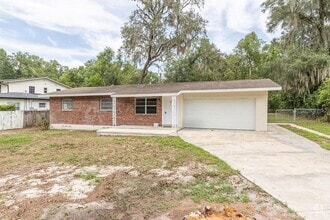 Building Photo - 1526 W Beresford Ave