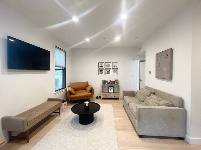 Foto del edificio - 362 Meridian St