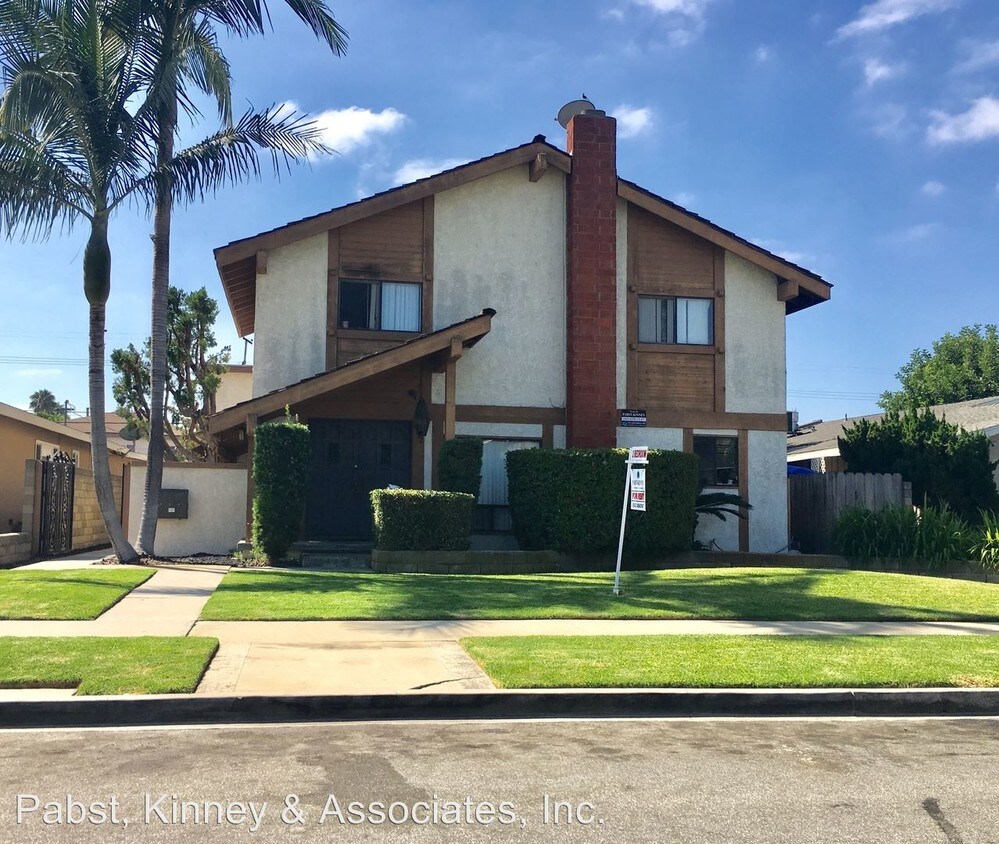 41524158 Howard Ave, Los Alamitos, CA 90720 Condo for Rent in Los