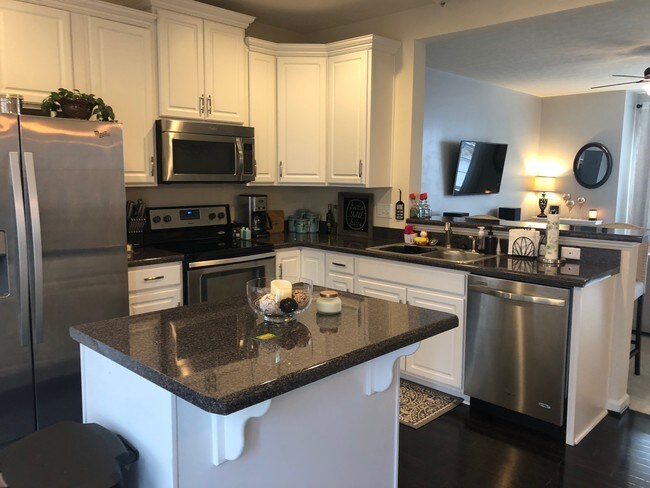 Foto del edificio - 124 Woodside Dr