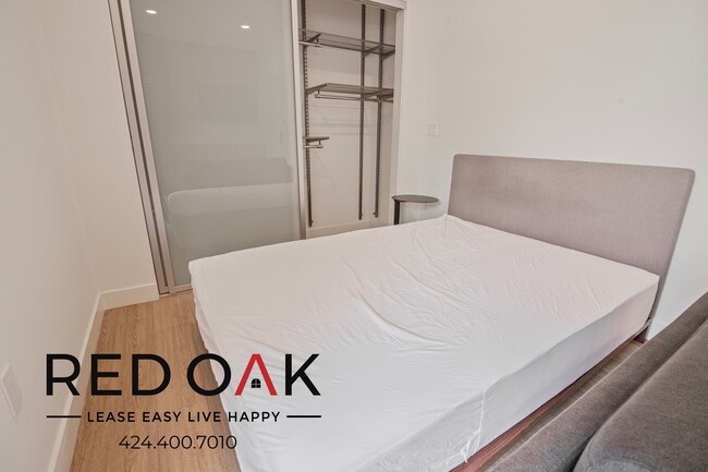 Building Photo - 7810 Topanga Canyon Blvd