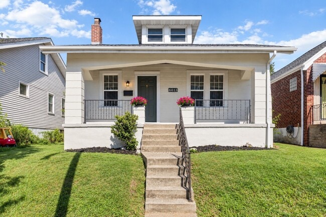 Building Photo - 6613 Parkwood Pl