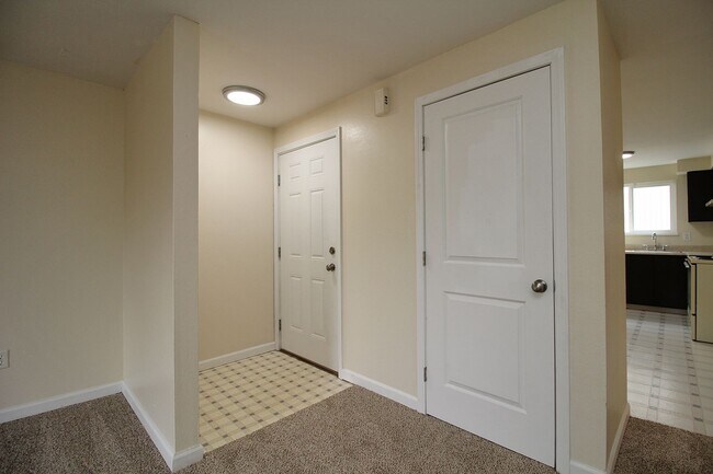 Building Photo - fivec01