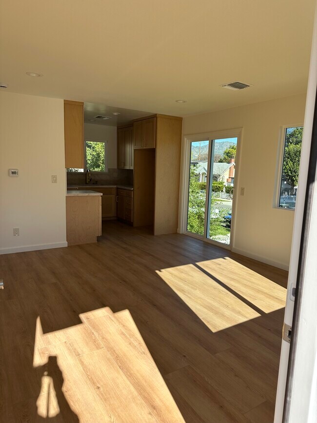 Foto del edificio - 135 N Florence St