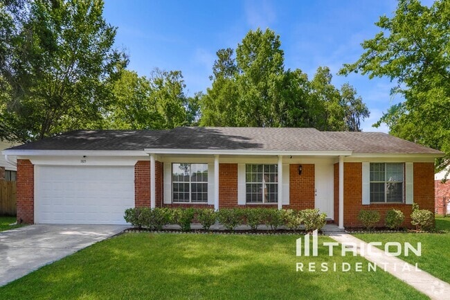 Building Photo - 1805 Alder Dr