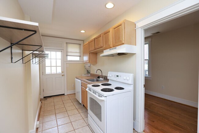 Photo - Spacious 3-Bedroom Manchester Apartment wi...