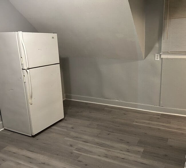 Foto del edificio - 323 4th Ave NE