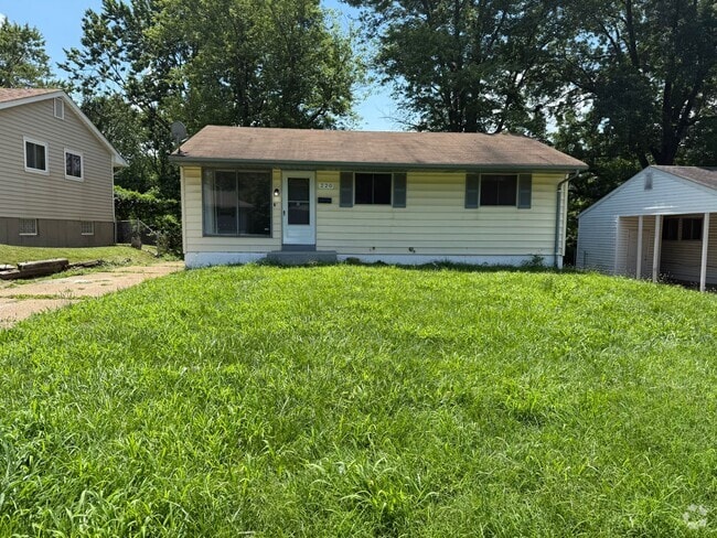Building Photo - 220 McAlpine Dr