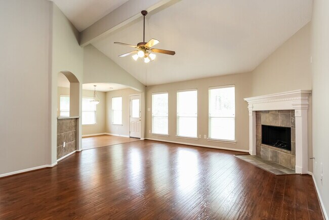 Building Photo - 27 Orchid Grove Pl