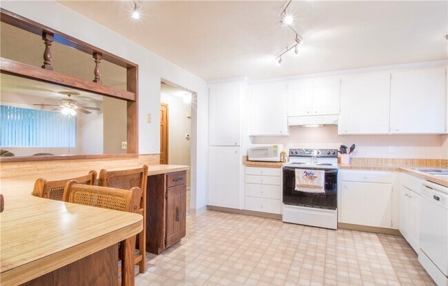Building Photo - 17412 Palomino Dr