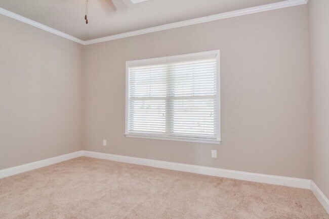 Foto del edificio - 260 Wentworth Pl