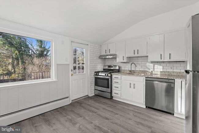 Building Photo - 316 Parsons Ave