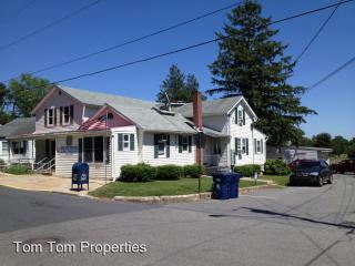 Building Photo - 220 Rosedale Ave