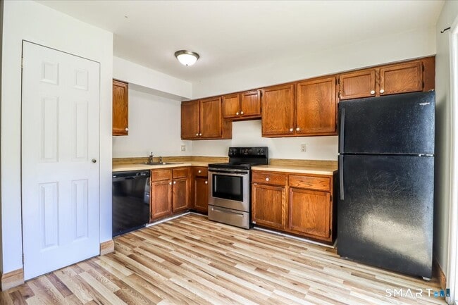 Foto del edificio - 171 Aspetuck Vlg