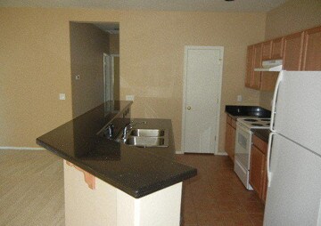 Building Photo - 1421 N 81st Dr