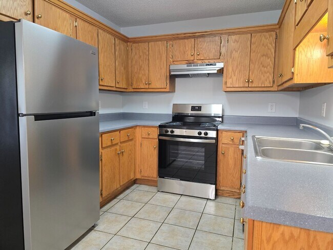 Foto del edificio - 355 Leafmore Rd SW