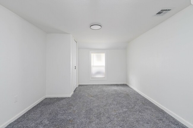 Foto del edificio - 807 S College Ave