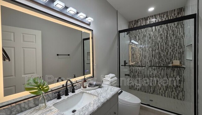 Building Photo - 12192 Endersleigh Ct