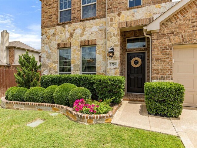 Foto del edificio - 8720 Devonshire Dr