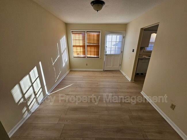 Building Photo - 514-C Peele Street