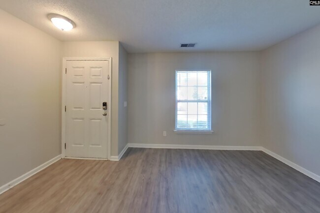 Foto del edificio - 80 Springway Dr