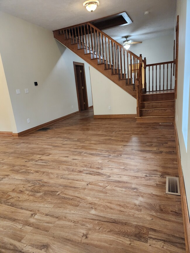 Main living area - 1115 N Country Club Rd