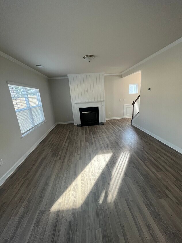 Living Room - 4533 Victory Ln