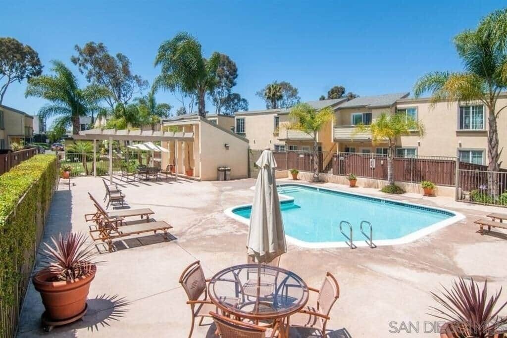 Primary Photo - 5252 Balboa Arms Dr