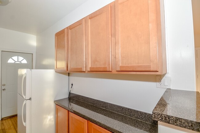 Foto del edificio - 842 W Waveland Ave