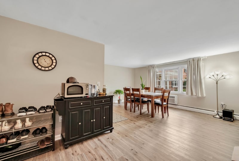 Foto principal - 9 Grandview Dr